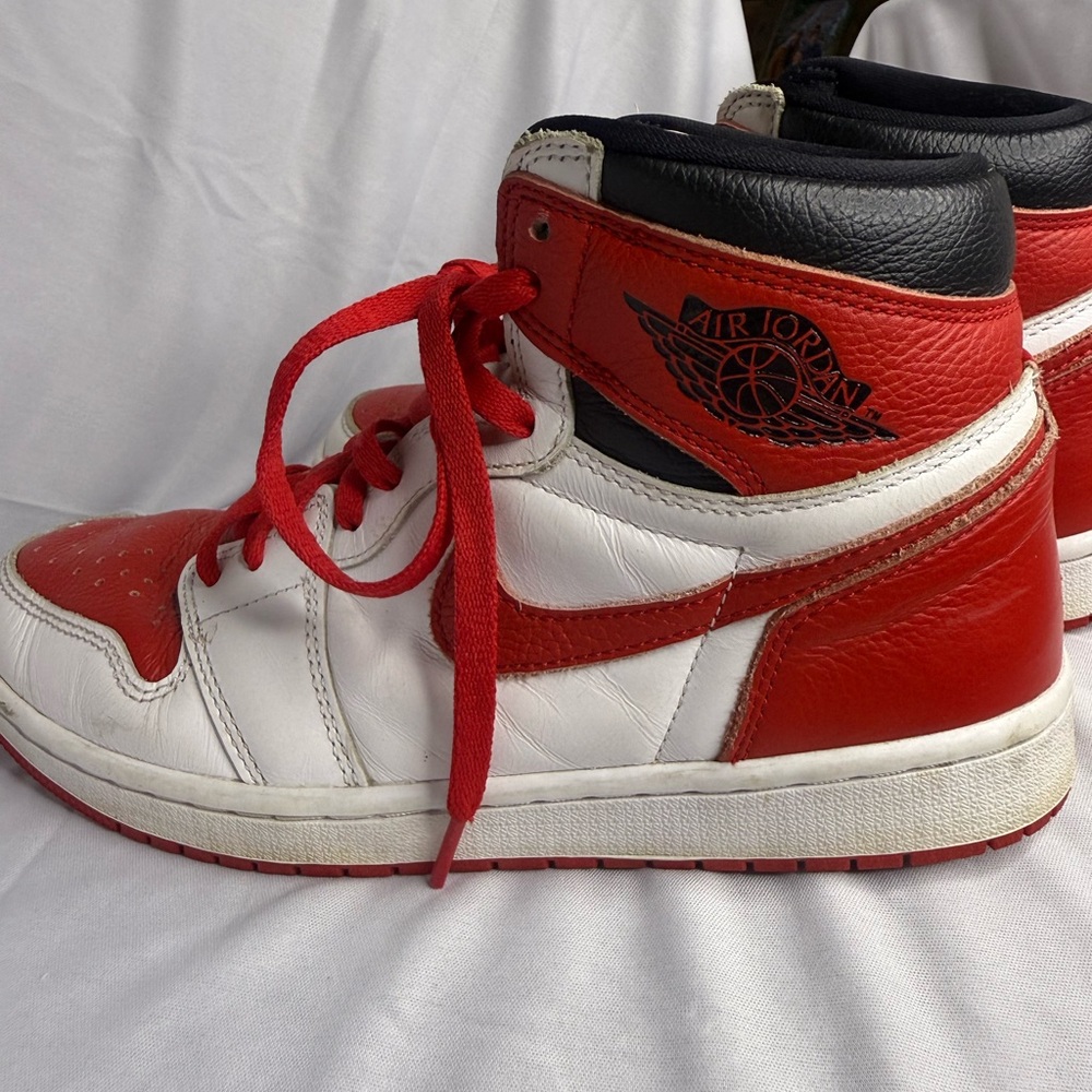 Nike Air Jordan Swoosh Red and White High-Tops mens 9